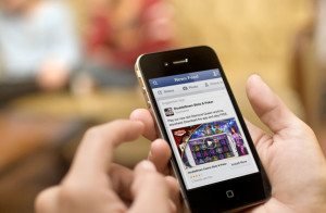 Read more about the article iPhone users can now live-stream videos on Facebook