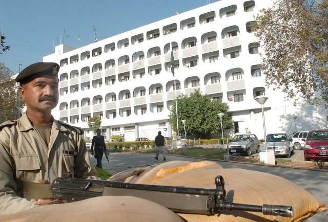 Read more about the article Pakistan condemns attack on Chinese Embassy in Kyrgyzstan: FO