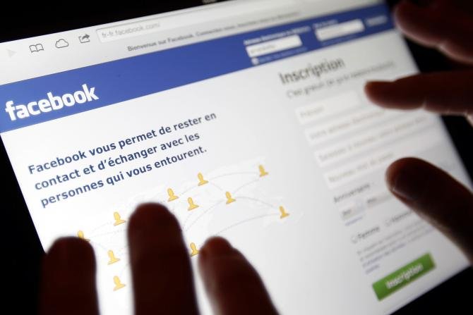 You are currently viewing Facebook hit by French privacy order