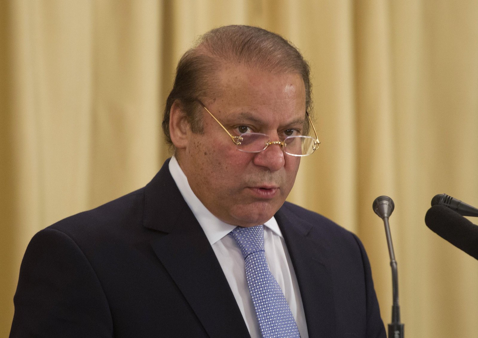 Read more about the article PM Nawaz to attend Nuclear Summit in US