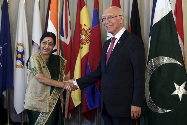 You are currently viewing Sartaj Aziz, Sushma Swaraj likely to meet this week
