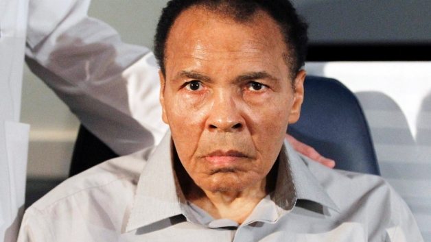 Read more about the article Boxing legend Muhammad Ali in hospital with respiratory problem
