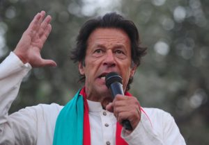 Read more about the article A corrupt is here to protect another corrupt: Imran on Zardari’s return