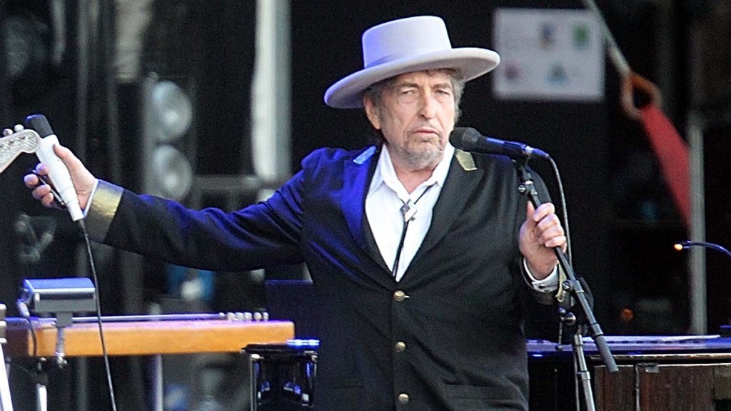 Read more about the article US songwriter Bob Dylan wins Nobel Prize in Literature 2016