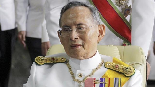 You are currently viewing Thailand’s King Bhumibol Adulyadej, world’s longest-reigning monarch, dies