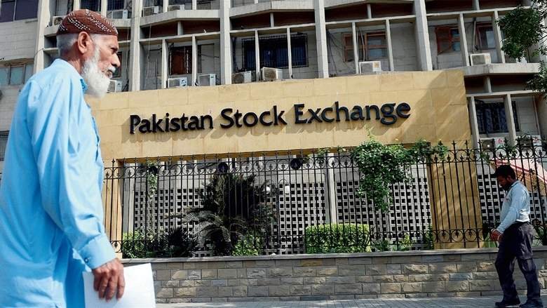 Read more about the article PSX turns around, gains 147 points to close at 40,652 points