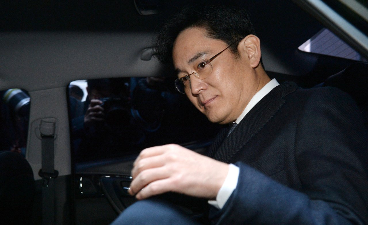 Read more about the article Samsung Chief Jay Y Lee arrested for his alleged role in South Korea corruption scandal