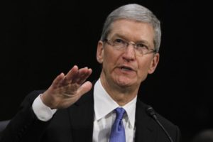 Read more about the article “It’s not a policy we support,” says Apple CEO on Trump’s travel ban