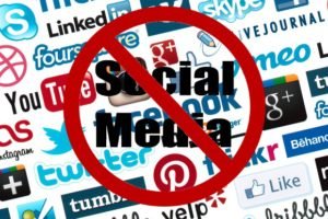 Read more about the article Florida governor signs law barring social media ‘censorship’