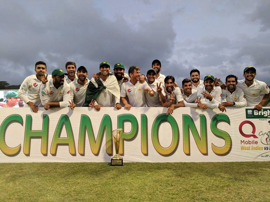 Read more about the article Imran Khan congratulates team Pakistan on Dominica victory, says Misbah, Younis retiring with grace