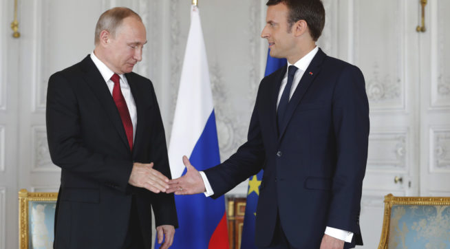 Read more about the article France’s Macron holds first face-to-face talks with Russia’s Putin