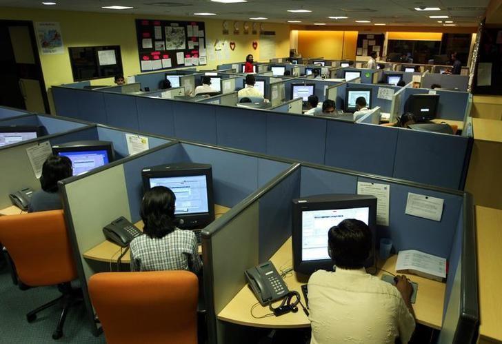 Read more about the article 4 Indians, 1 Pakistani plead guilty in major call centre scam in US
