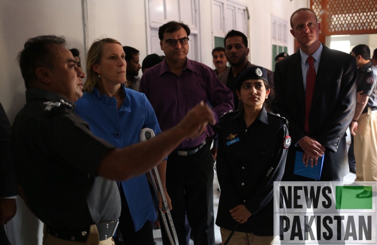 Read more about the article US CG Grace Shelton hands over Rs.7mn worth of equipment to Sindh Police