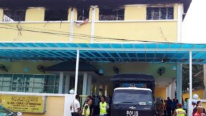 Read more about the article 25 students burnt to death in Malaysia school blaze