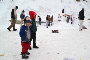 Read more about the article CTP advises tourists not to make unnecessary visits to Murree during snowfall