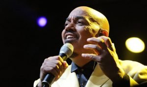 Read more about the article Grammy-winning R&B singer James Ingram dies at 66