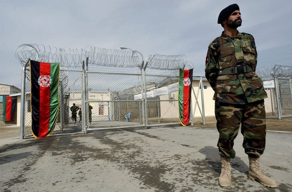 Read more about the article Afghan team to visit Pakistan prisons for identification of prisoners: Envoy