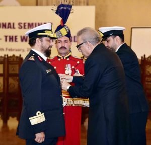 Read more about the article President confers Hilal-i-Imtiaz Military award on Qatari Naval Commander