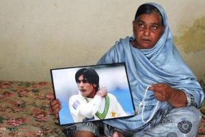 Read more about the article Mother of star fast bowler Muhammad Amir passes away
