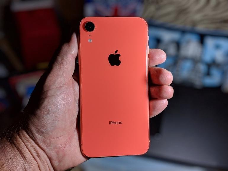 Read more about the article Apple cuts iPhone XR price: sources