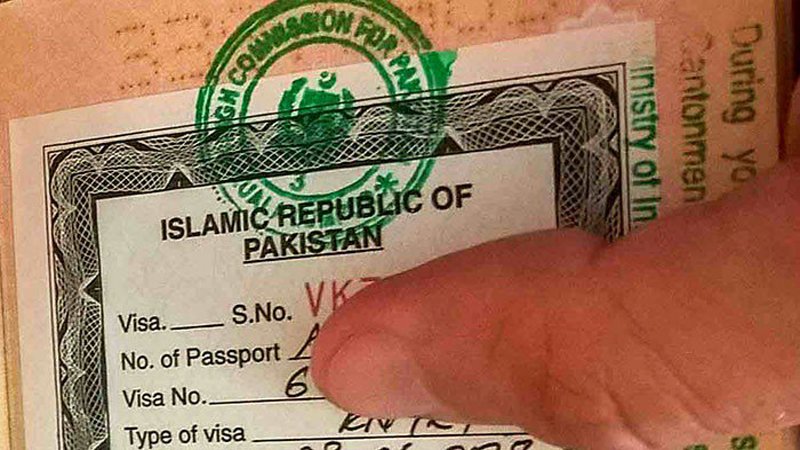 Read more about the article Visa on arrival facility in effect for 48 countries by Pakistan