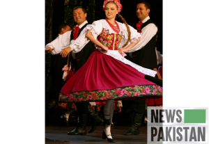 Read more about the article Young urbanites help revive Poland’s mazurka folk dance