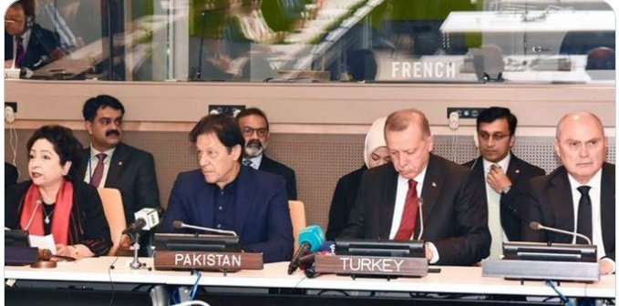 You are currently viewing Islamophobia increased after 9/11: PM Imran addresses conference on hate speech