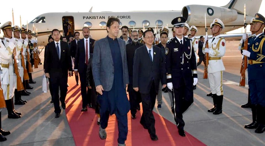 Read more about the article Prime Minister Imran Khan reaches China on a 3-day visit