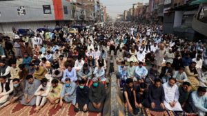 Read more about the article Social Distancing: Why people ignored govt’s ‘stay at home’ orders for Friday prayers