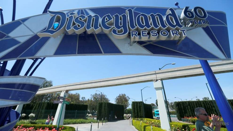 Read more about the article Disney eyes July restart for California theme parks