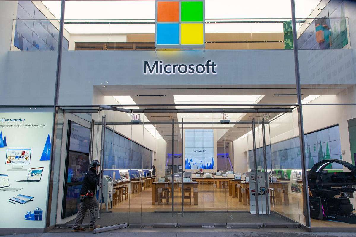 Read more about the article Microsoft profits jump as cloud services keep momentum