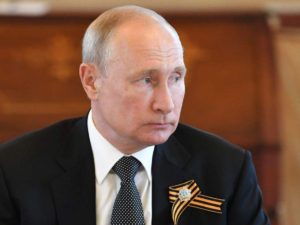 Read more about the article Putin says dozens in Kremlin inner circle have Covid