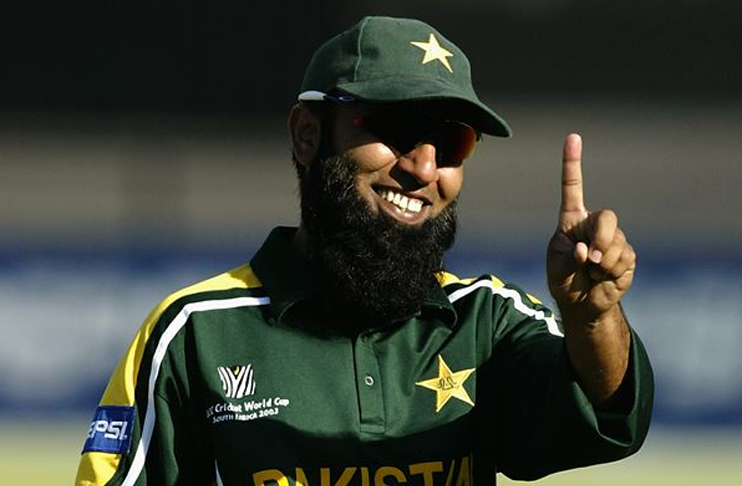 You are currently viewing Saqlian terms Saeed Anwar as a maestro of playing off-spin bowling