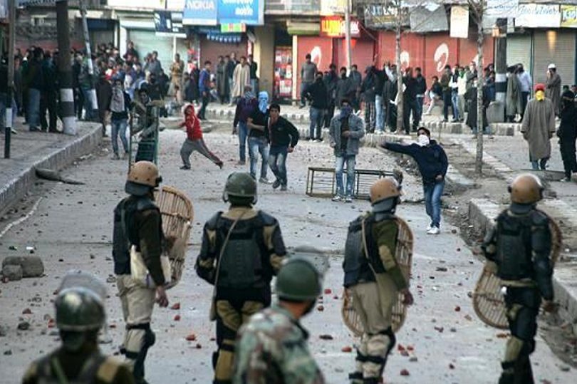 You are currently viewing Pakistan calls for lasting solution of Kashmir dispute, calling it ‘flashpoint’