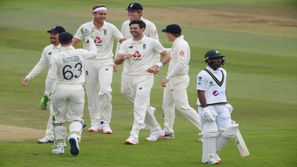 You are currently viewing Cricket: England declares 1st innings on 583/8 against Pakistan