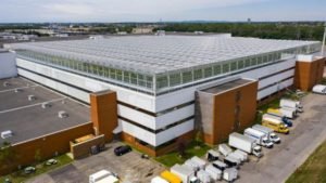 Read more about the article World’s biggest rooftop greenhouse opens in Montreal