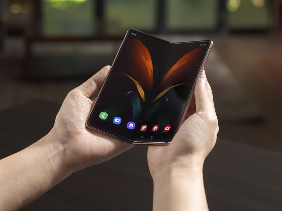 Read more about the article Samsung may produce 800,000 Galaxy Z Fold 2 smartphones this year: sources