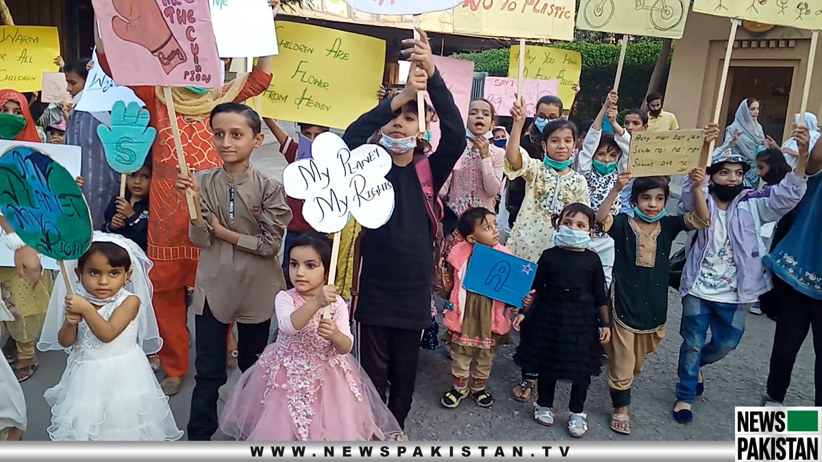 Read more about the article World Children’s Day observed by Lyari’s Girls Café (Video and Text)
