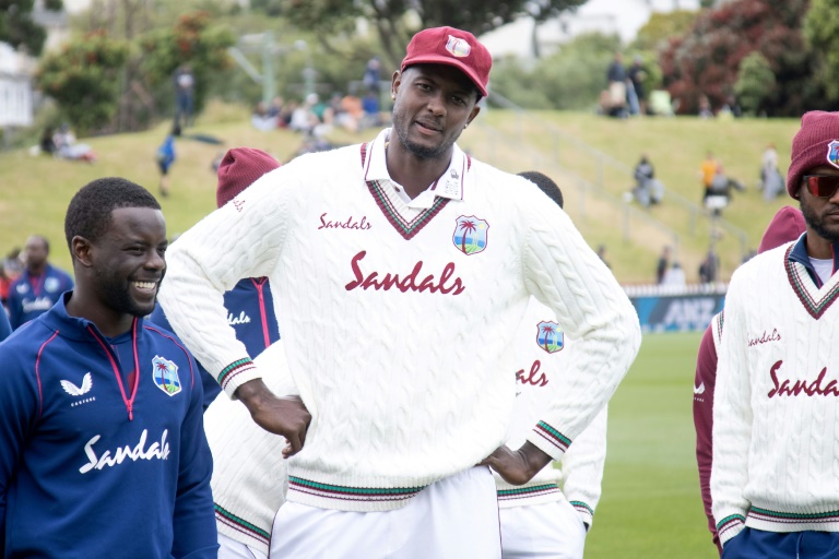 Read more about the article West Indies skipper Holder wants end to having only home umpires