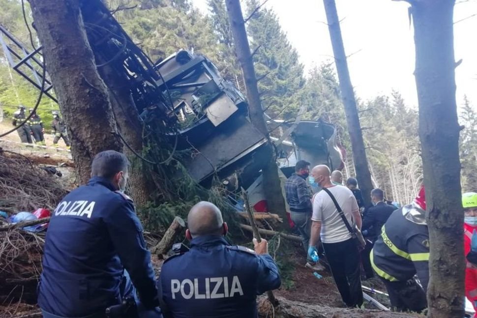 You are currently viewing Italian cable car crash claims 14 lives