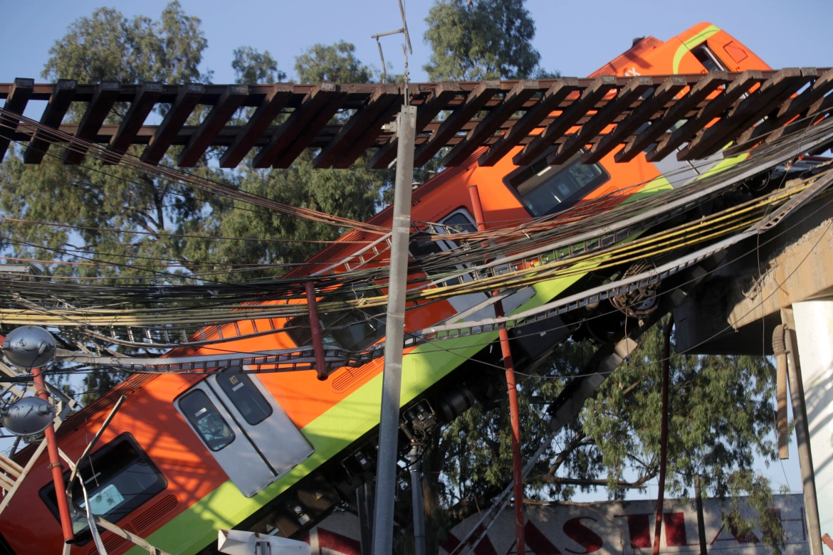 Read more about the article Subway overpass collapse: Mexico president vows full probe