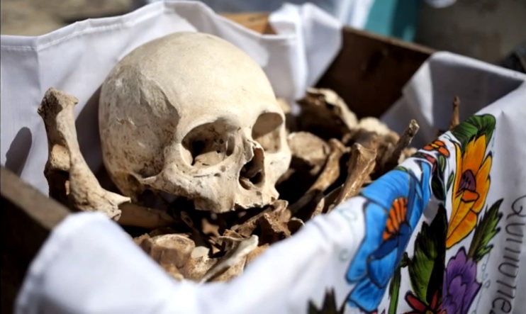 Read more about the article Cleaning bones: Maya community honors the dead
