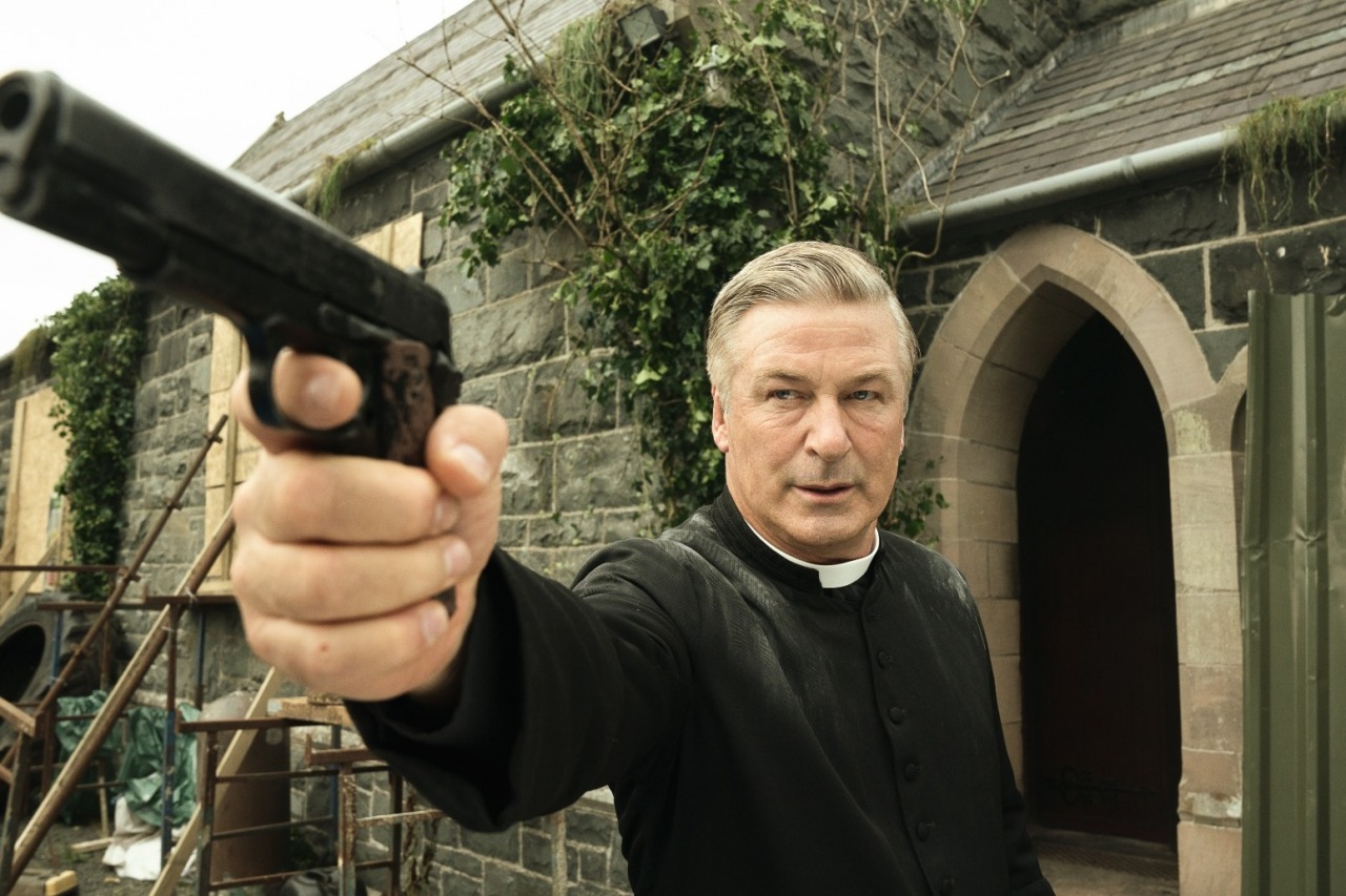 Read more about the article Prop gun fired by Alec Baldwin kills woman on set: police