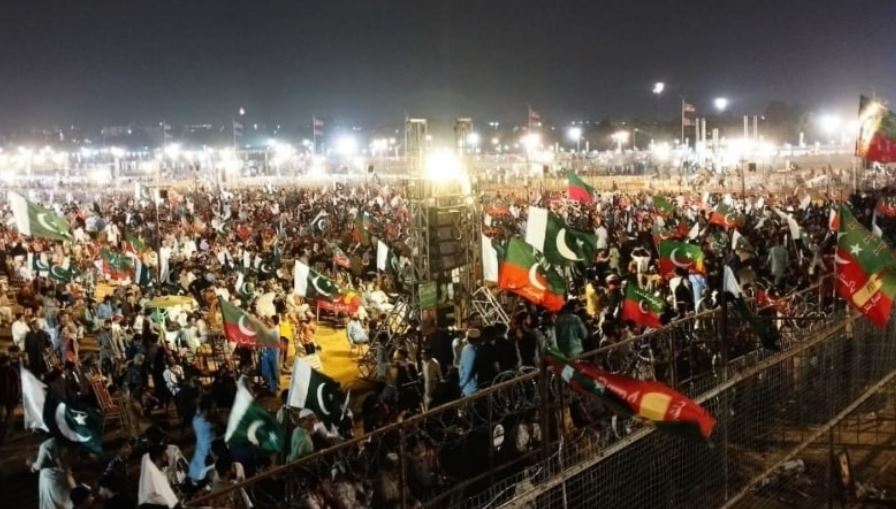 Read more about the article Imran Khan reaches PTI Karachi jalsagah