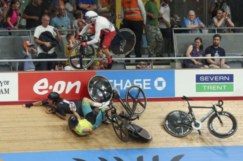 You are currently viewing CWG: Cyclists and spectators hurt in crash 