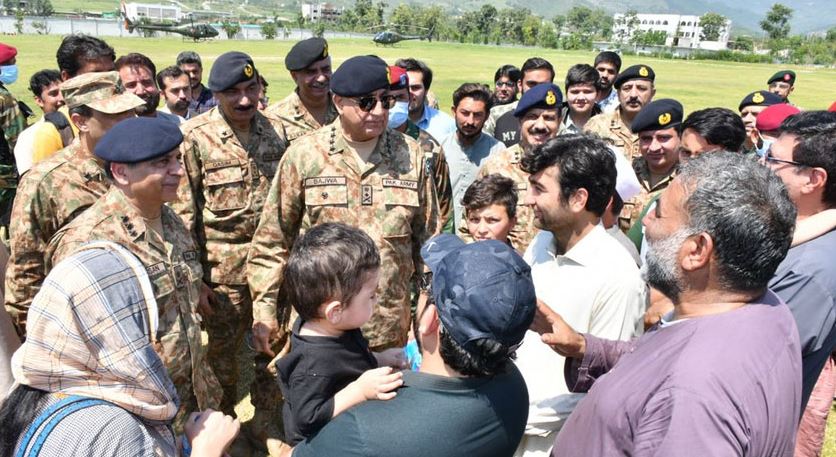 Read more about the article Floods: Pak Armed Forces Rescue Citizens