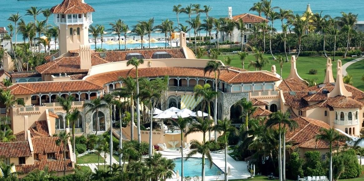 You are currently viewing Trump’s Florida home ‘raided’ by FBI