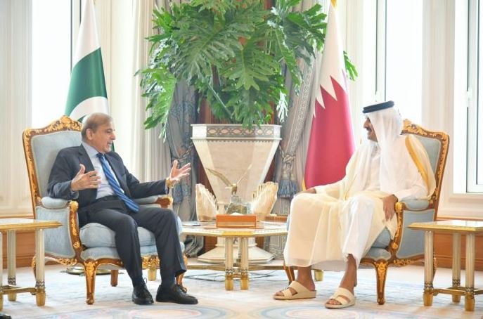 Read more about the article PM meets Qatari Amir