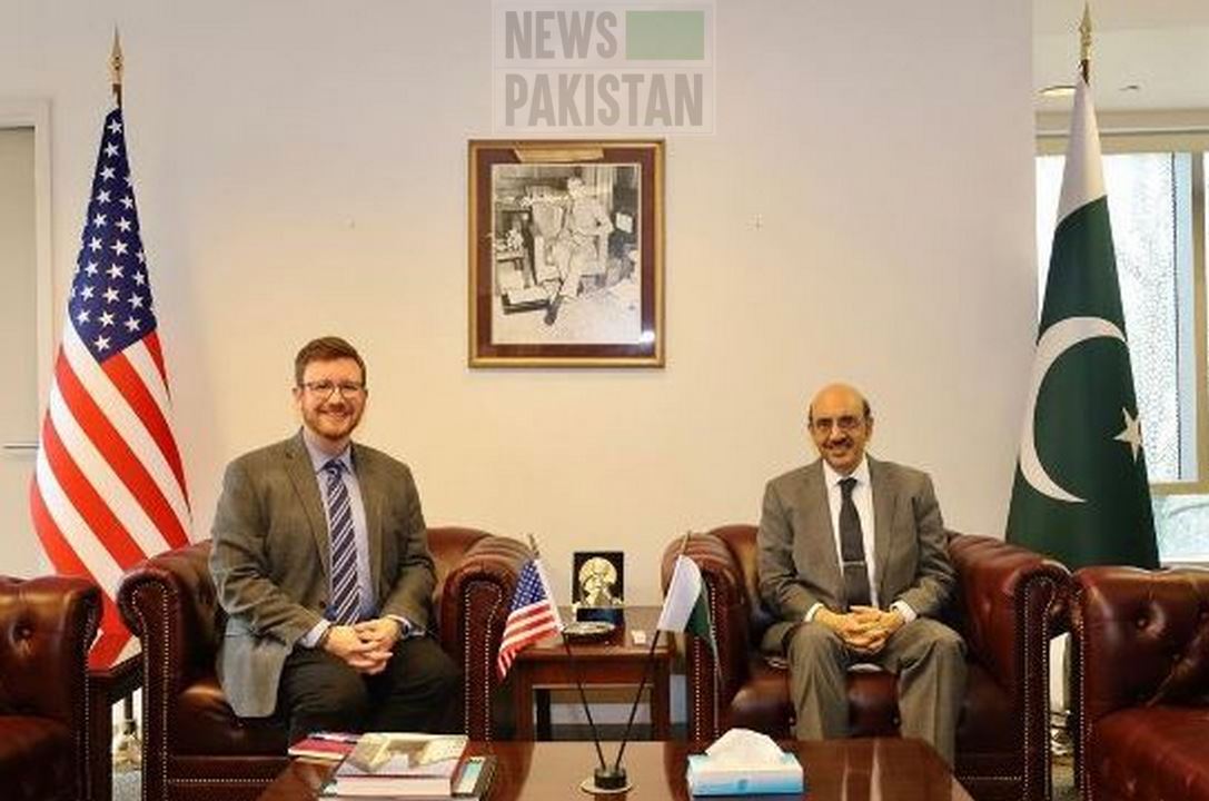 Read more about the article Pak Envoy to USA meets President WACA