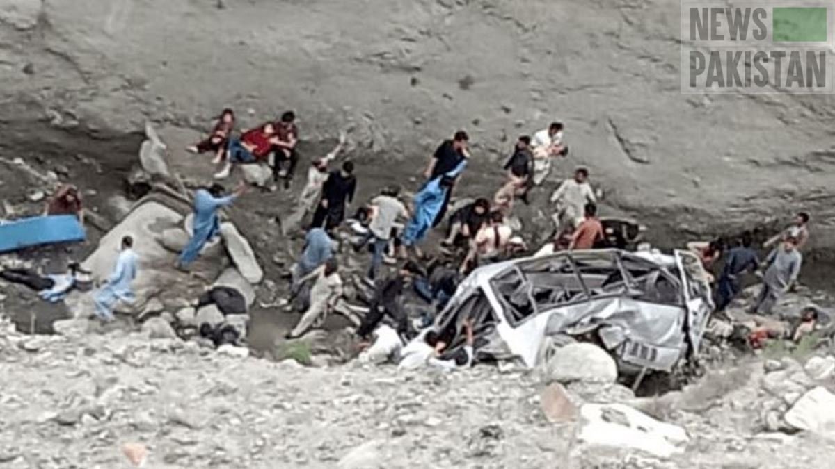 You are currently viewing Accident on Karakoram Highway claims 7 lives